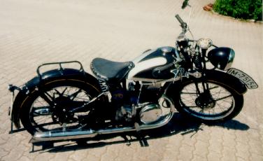 1937 Triumph B200E