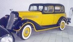 1934 Buick 60(?) 4-door sedan