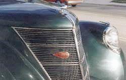 1937 Lincoln Zephyr coupe, grille