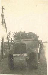 47k (VII-VIII 1941) photo of Unic P107 SS anti-aircraft gun tractor, USSR